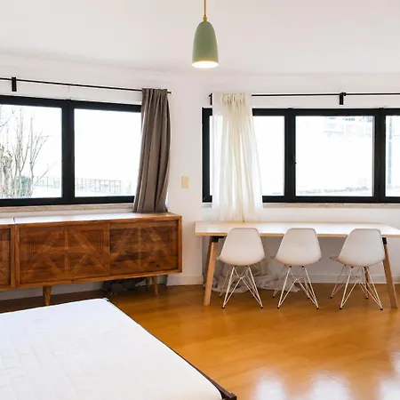 & Spacious 6-bedroom *