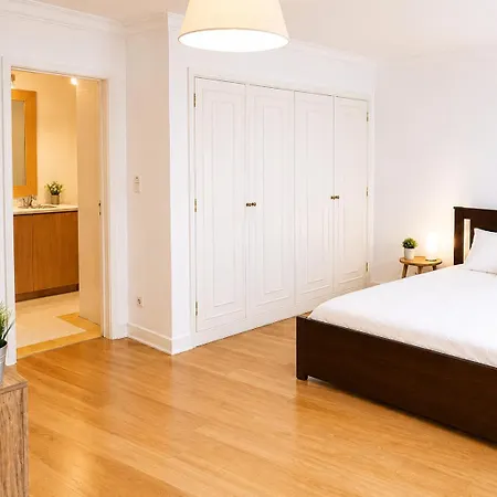 & Spacious 6-bedroom 公寓 Lisboa